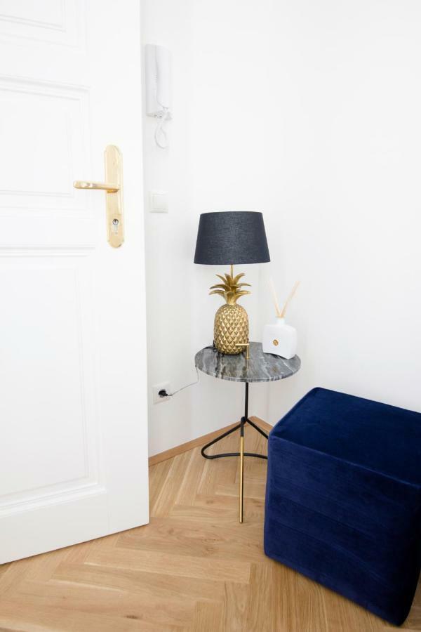 Studio Apartments Opera - Mai'S Apartments فيينا المظهر الخارجي الصورة