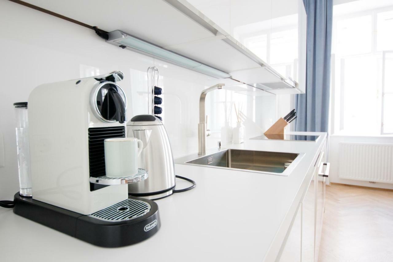 Studio Apartments Opera - Mai'S Apartments فيينا المظهر الخارجي الصورة