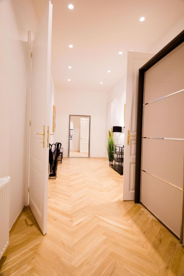 Studio Apartments Opera - Mai'S Apartments فيينا المظهر الخارجي الصورة